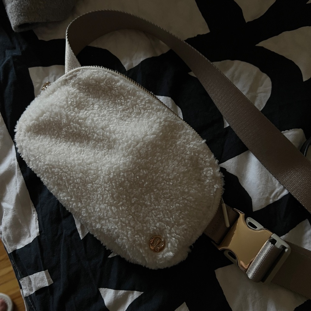 Lululemon waist bag